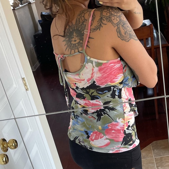 Ruffle and flower summer top! - Picture 5 of 5